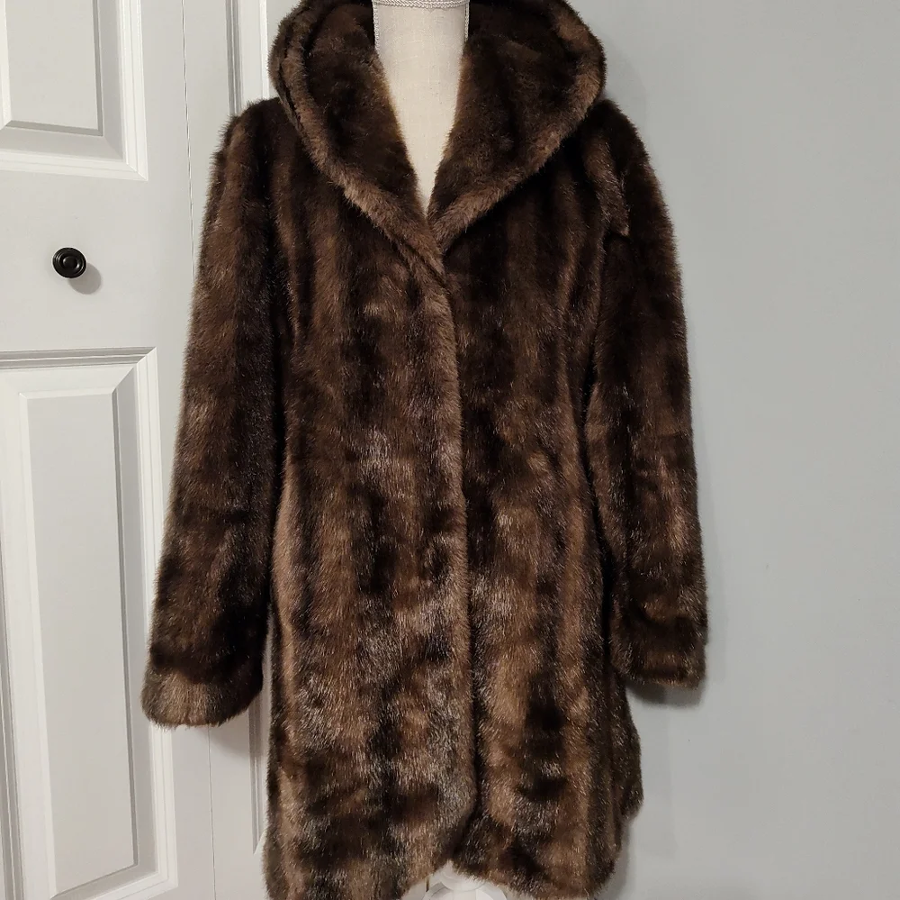 🖤Vintage 70's EUC Dennis by Dennis Basso Hooded Faux Fur Overcoat, Midlength XS - Picture 2 of 14